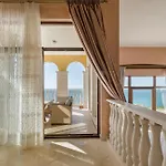 Golf Villa *